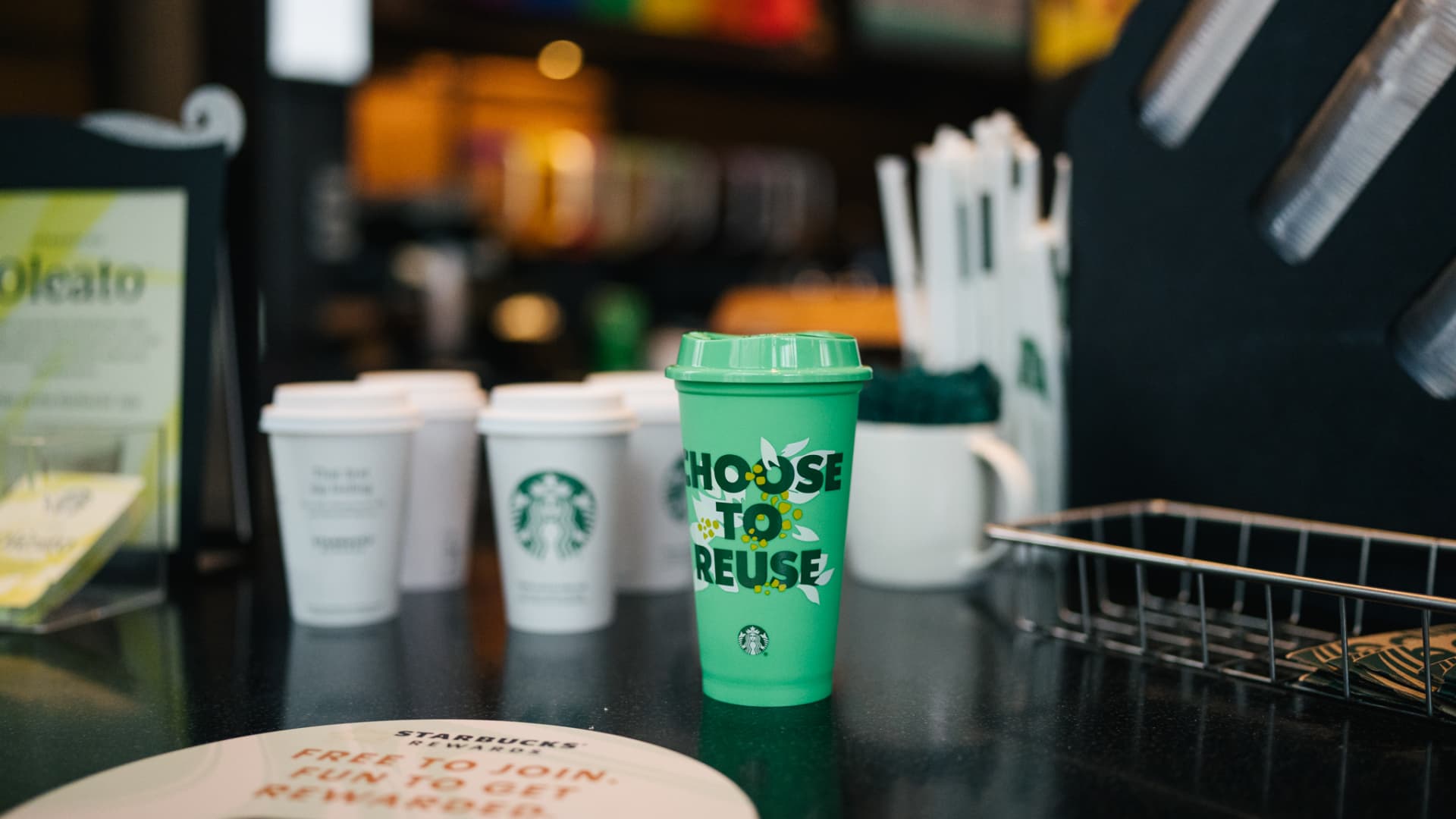 برنامه جالب Starbucks برای حرکت به سوی لیوان‌های پایدارتر