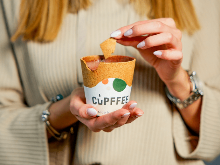 نخستين لیوان قهوه خوردني در جهان جايگزين ظروف SUP مي شود